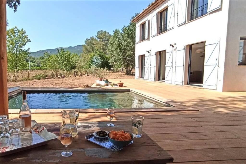 Superbe Villa Cadre Campagne Roquebrune-sur-Argens Buitenkant foto